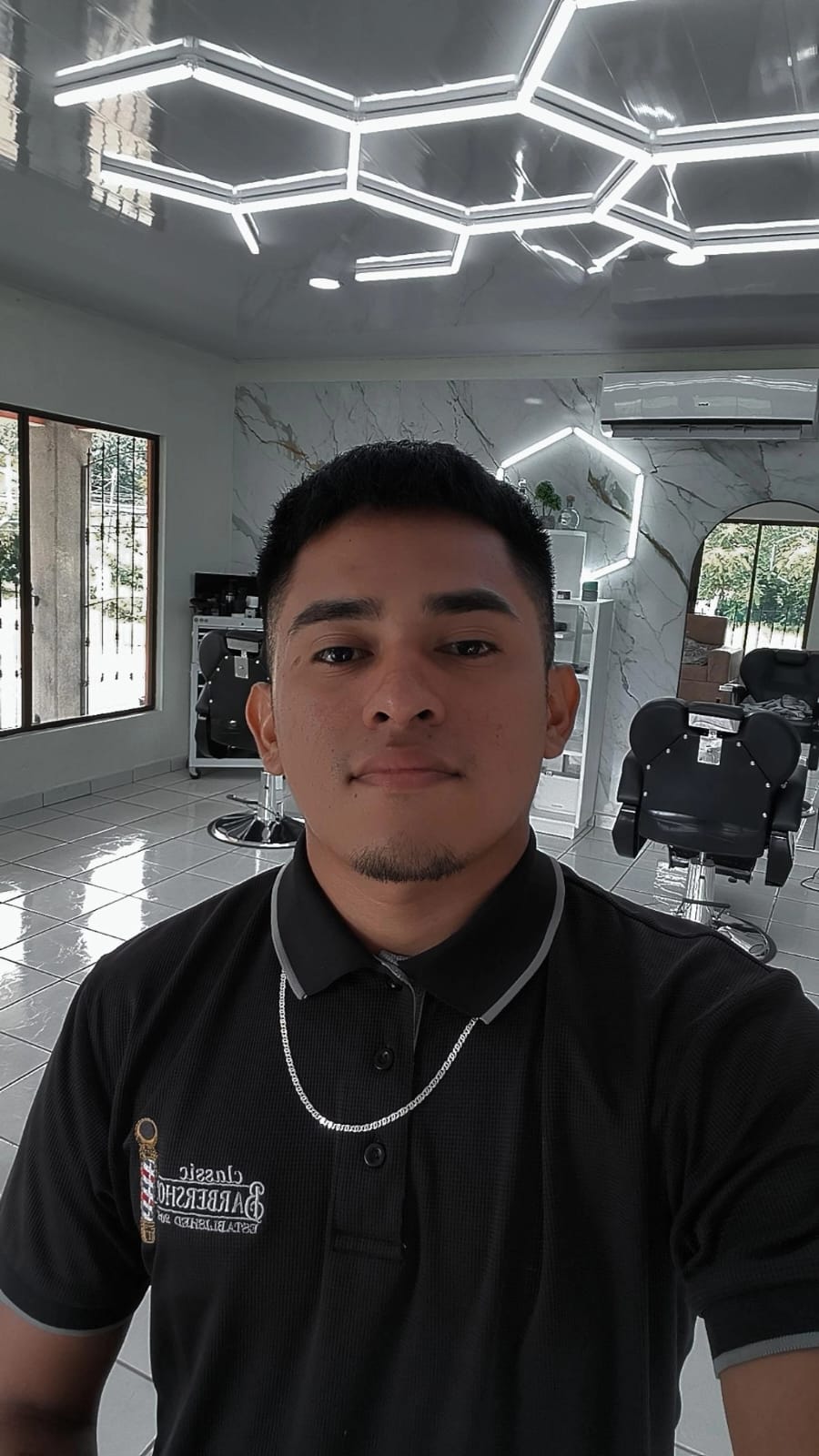 Bismar Ismael Pavon, barbero de The Barber Master