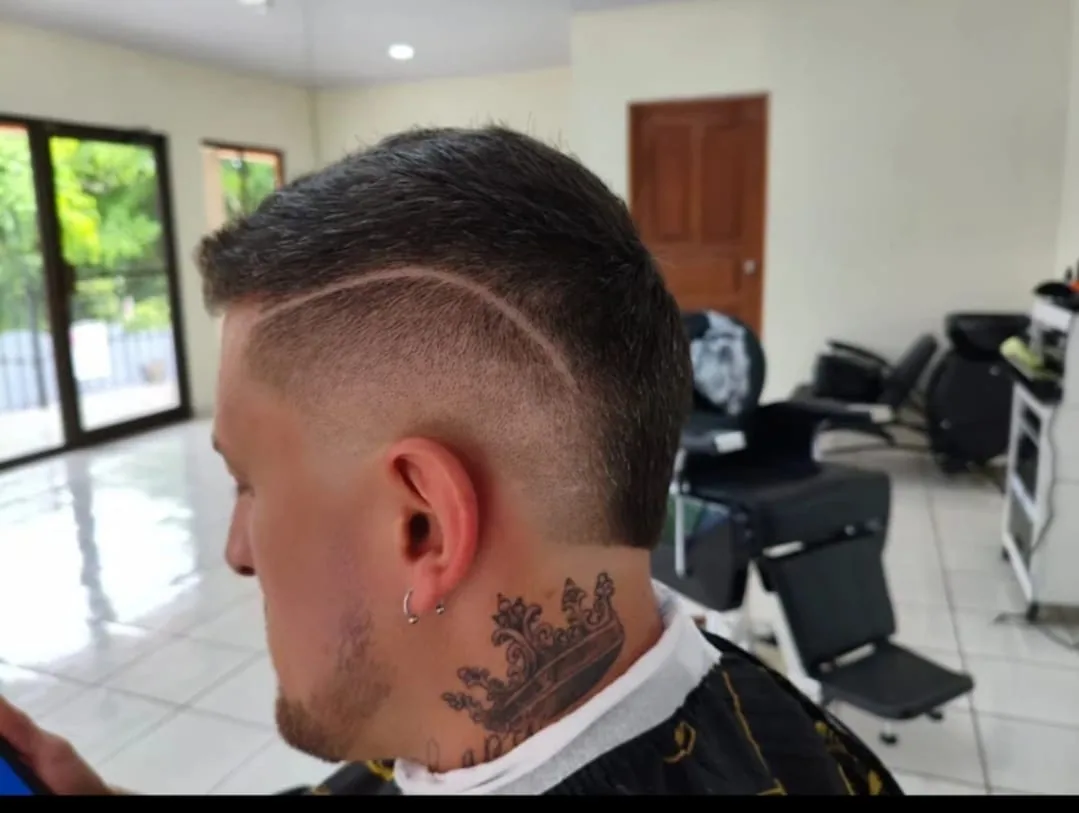Trabajo de barbería realizado en The Barber Master, Huacas 9