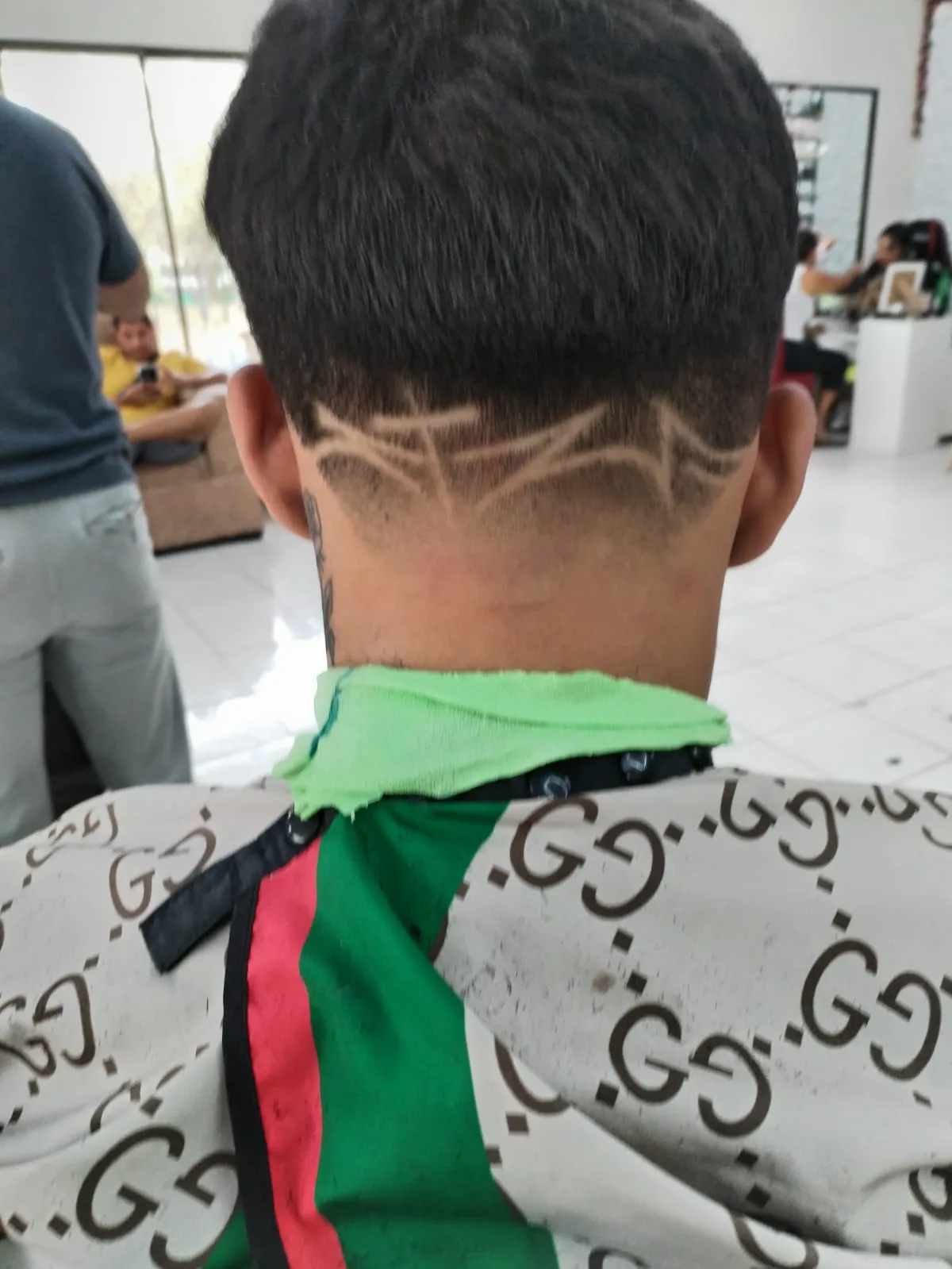 Trabajo de barbería realizado en The Barber Master, Huacas 14