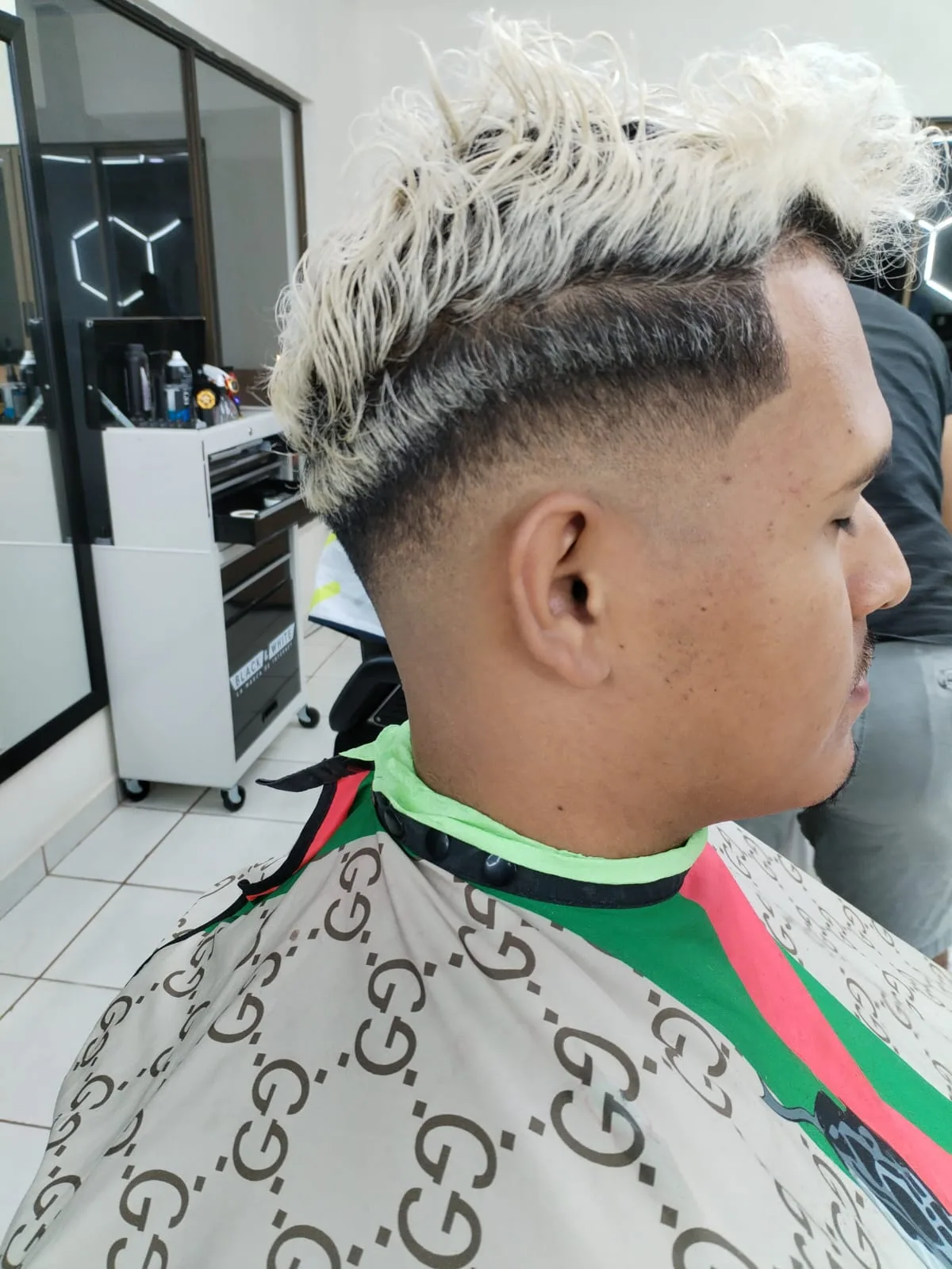 Trabajo de barbería realizado en The Barber Master, Huacas 15