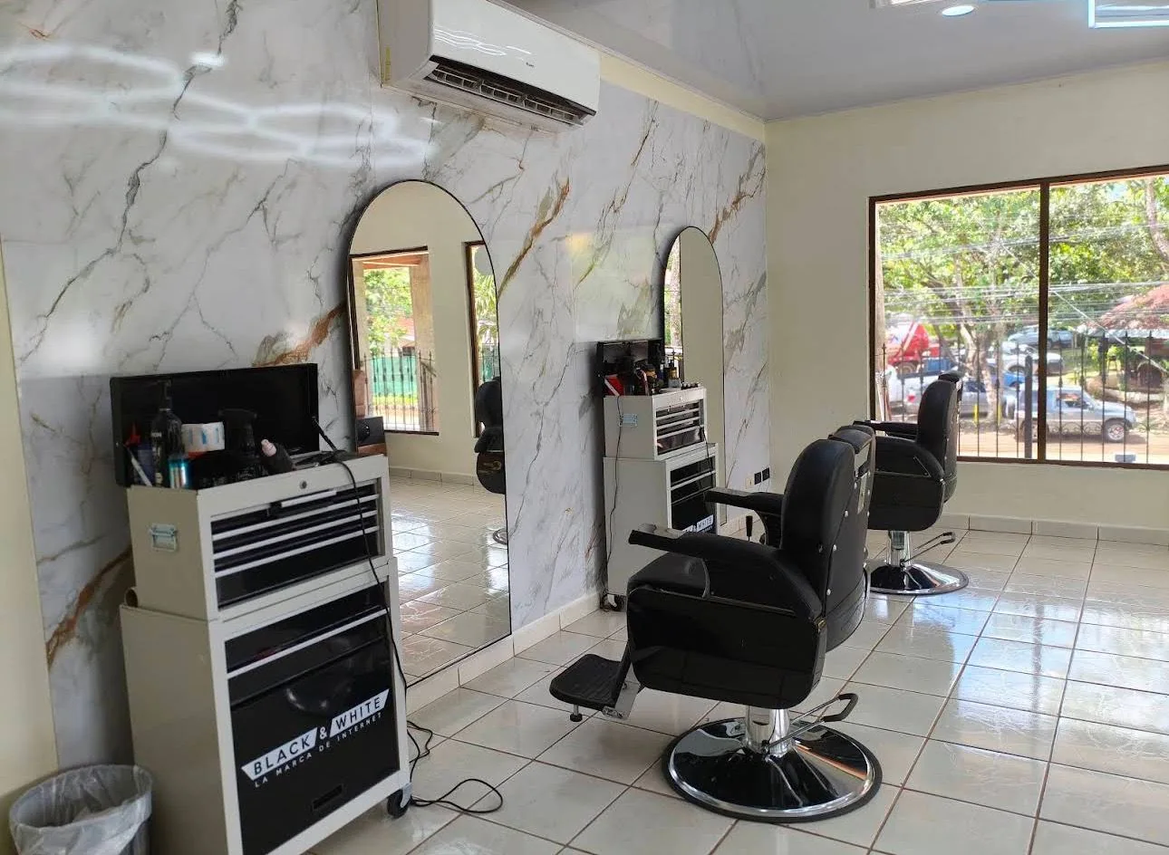 Estaciones de trabajo de The Barber Master